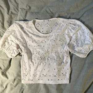 Zara women’s white puff crop eyelet top